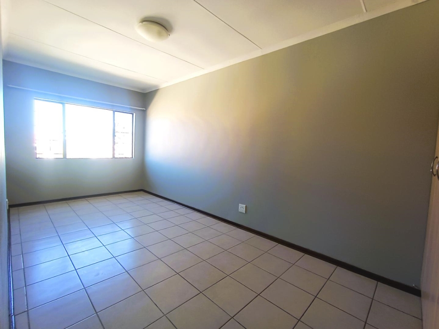 4 Bedroom Property for Sale in Langenhovenpark Free State
